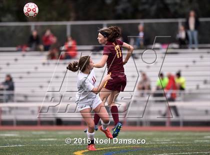 Thumbnail 2 in Burlingame vs. Menlo-Atherton photogallery.