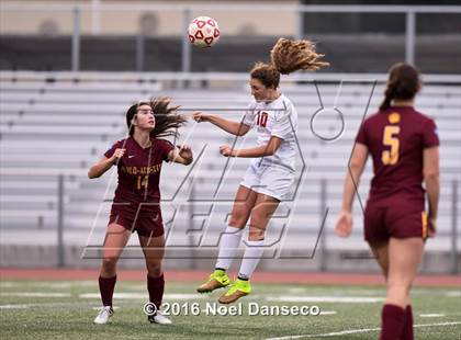 Thumbnail 3 in Burlingame vs. Menlo-Atherton photogallery.