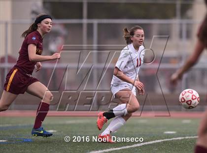 Thumbnail 2 in Burlingame vs. Menlo-Atherton photogallery.
