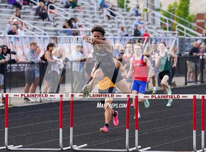 Thumbnail 1 in IHSAA Sectional #12 (Hurdles) photogallery.
