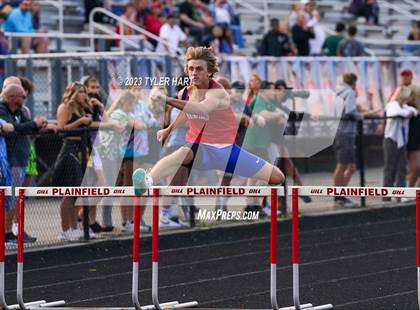 Thumbnail 2 in IHSAA Sectional #12 (Hurdles) photogallery.
