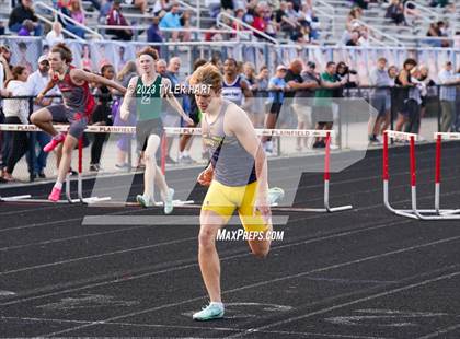 Thumbnail 1 in IHSAA Sectional #12 (Hurdles) photogallery.