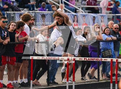 Thumbnail 2 in IHSAA Sectional #12 (Hurdles) photogallery.