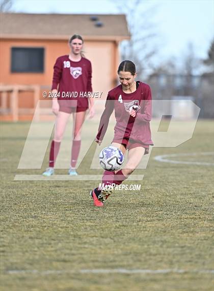 Thumbnail 2 in Chatfield vs D'Evelyn photogallery.