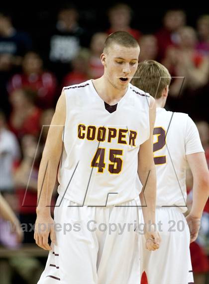 Thumbnail 2 in St. Henry vs Cooper (KHSAA Ninth Region) photogallery.