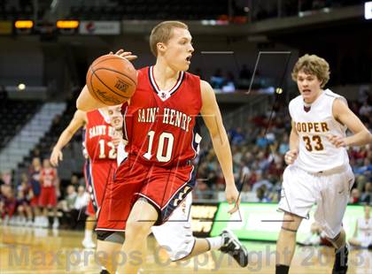 Thumbnail 3 in St. Henry vs Cooper (KHSAA Ninth Region) photogallery.