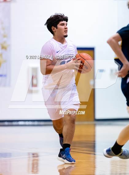 Thumbnail 1 in John Paul II vs Somerset photogallery.
