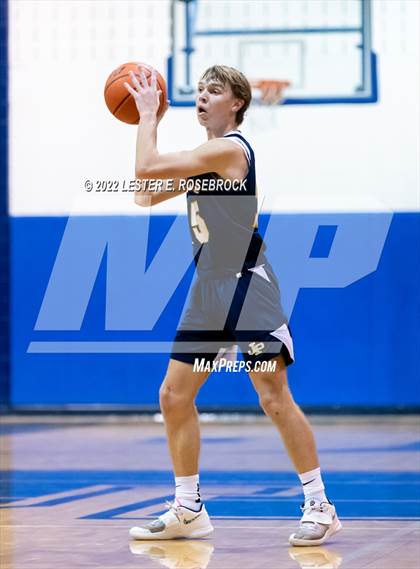 Thumbnail 2 in John Paul II vs Somerset photogallery.