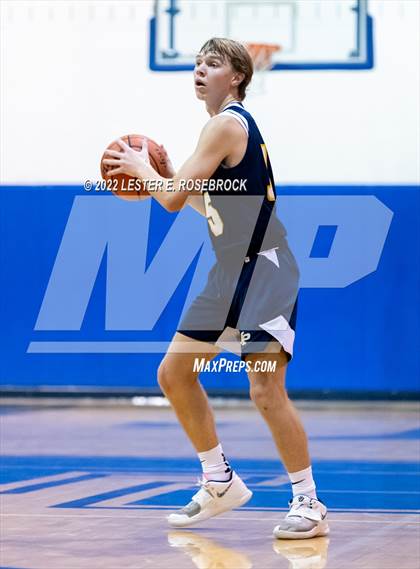 Thumbnail 1 in John Paul II vs Somerset photogallery.