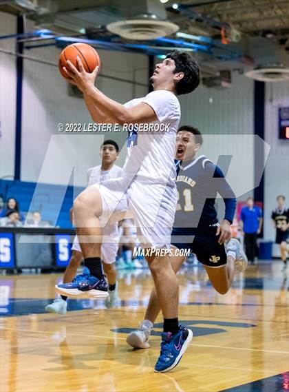 Thumbnail 1 in John Paul II vs Somerset photogallery.