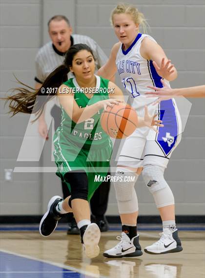 Thumbnail 2 in Woodsboro @ Falls City photogallery.