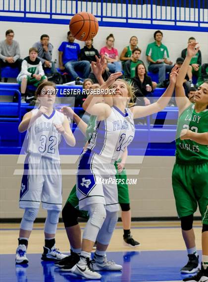 Thumbnail 1 in Woodsboro @ Falls City photogallery.
