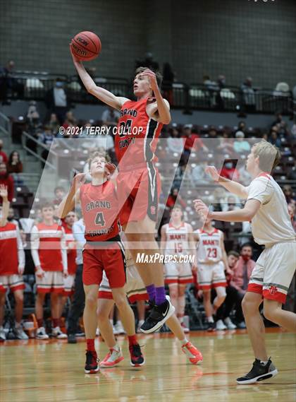 Thumbnail 1 in Grand County vs. Manti (UHSAA 3A 5th Place) photogallery.