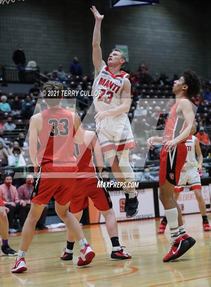 Thumbnail 2 in Grand County vs. Manti (UHSAA 3A 5th Place) photogallery.