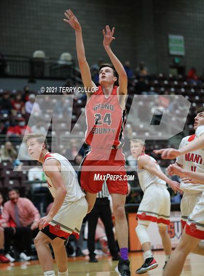 Thumbnail 2 in Grand County vs. Manti (UHSAA 3A 5th Place) photogallery.
