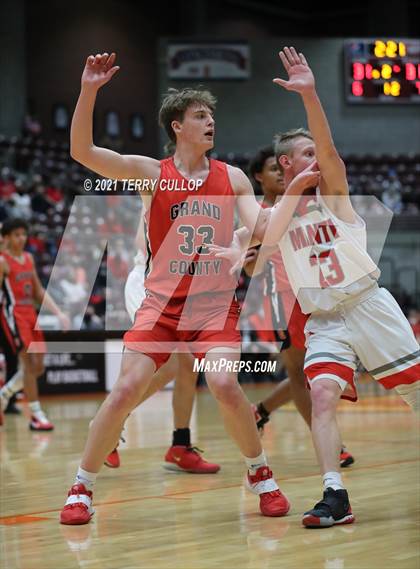Thumbnail 3 in Grand County vs. Manti (UHSAA 3A 5th Place) photogallery.