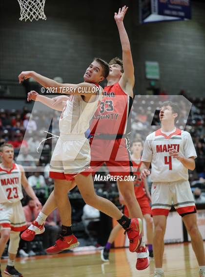 Thumbnail 1 in Grand County vs. Manti (UHSAA 3A 5th Place) photogallery.