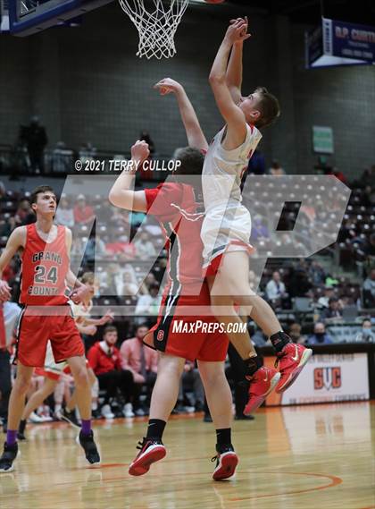 Thumbnail 2 in Grand County vs. Manti (UHSAA 3A 5th Place) photogallery.