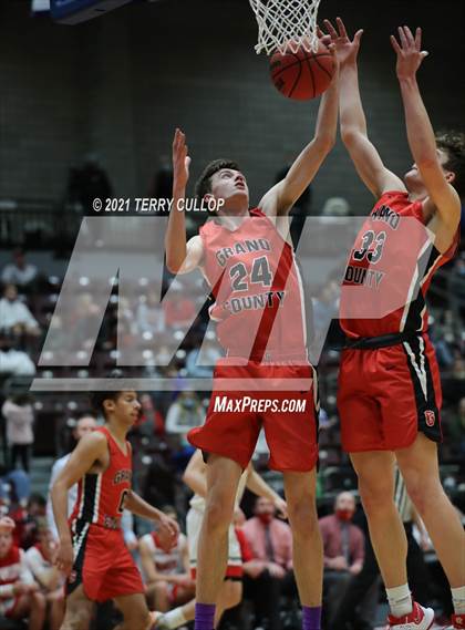 Thumbnail 1 in Grand County vs. Manti (UHSAA 3A 5th Place) photogallery.