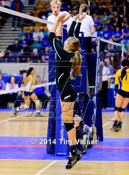 Thumbnail 3 in Yuma vs. Dolores (CHSAA 2A Playoff) photogallery.