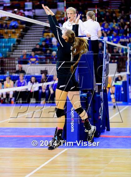 Thumbnail 2 in Yuma vs. Dolores (CHSAA 2A Playoff) photogallery.