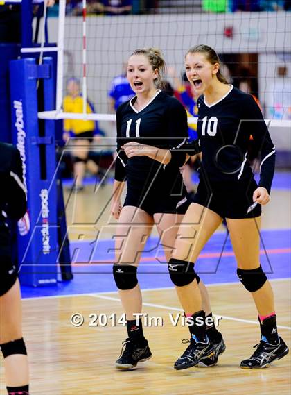 Thumbnail 2 in Yuma vs. Dolores (CHSAA 2A Playoff) photogallery.
