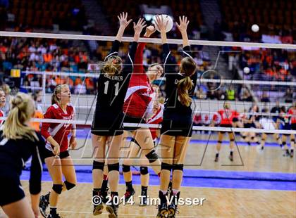 Thumbnail 2 in Yuma vs. Dolores (CHSAA 2A Playoff) photogallery.
