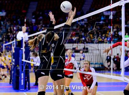 Thumbnail 2 in Yuma vs. Dolores (CHSAA 2A Playoff) photogallery.