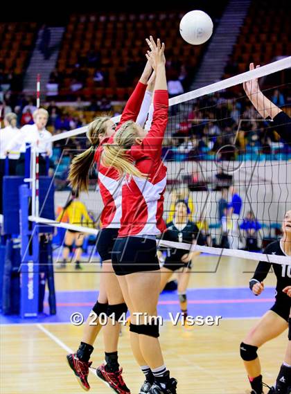 Thumbnail 1 in Yuma vs. Dolores (CHSAA 2A Playoff) photogallery.