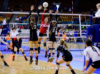 Thumbnail 3 in Yuma vs. Dolores (CHSAA 2A Playoff) photogallery.