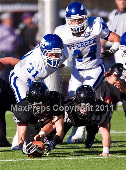 Thumbnail 2 in Cypress Creek vs. Pearland (5A Region 3 Regionals) photogallery.