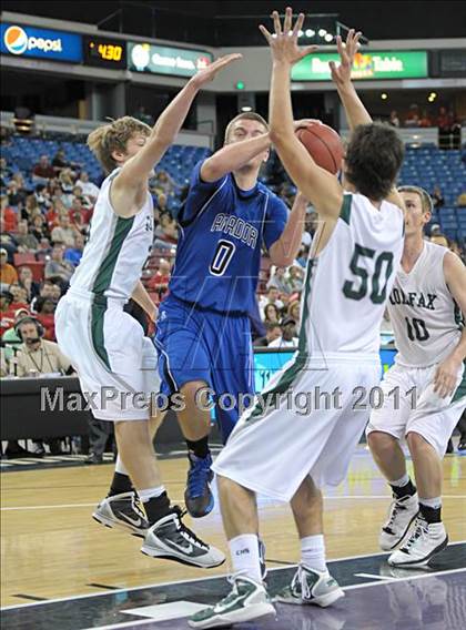 Thumbnail 3 in Amador vs Colfax (CIF SJS D4 Final) photogallery.