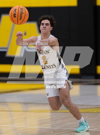 Thumbnail 2 in Taylor Allderdice vs Mars (Legends Classic) photogallery.