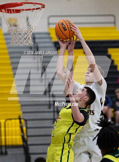Thumbnail 2 in Taylor Allderdice vs Mars (Legends Classic) photogallery.