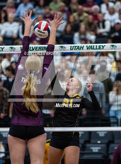 Thumbnail 3 in Morgan vs. Emery (UHSAA 3A Final) photogallery.