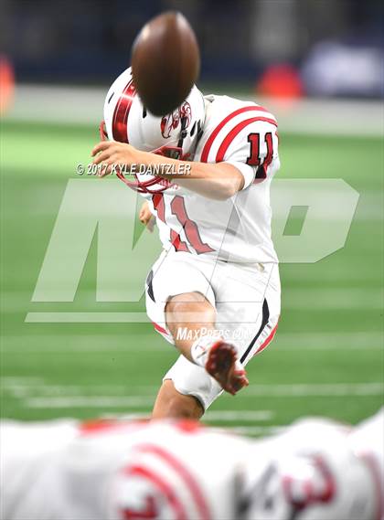Thumbnail 2 in Tenaha vs. Muenster (UIL 2A Division 2 Final)  photogallery.