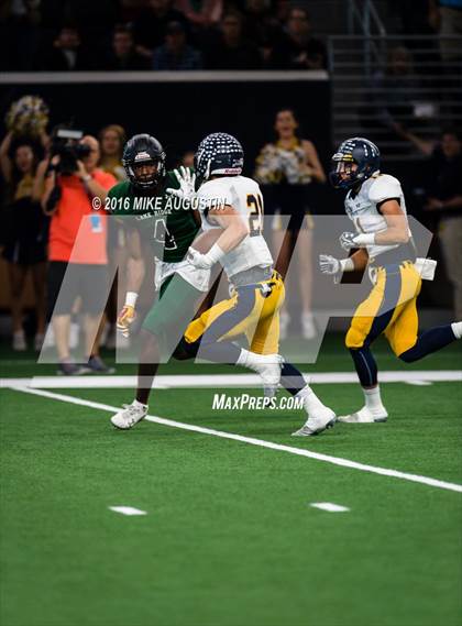 Thumbnail 3 in Lake Ridge vs. Highland Park (UIL 5A DI Reg Semi-Final) photogallery.