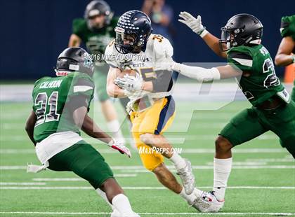 Thumbnail 3 in Lake Ridge vs. Highland Park (UIL 5A DI Reg Semi-Final) photogallery.