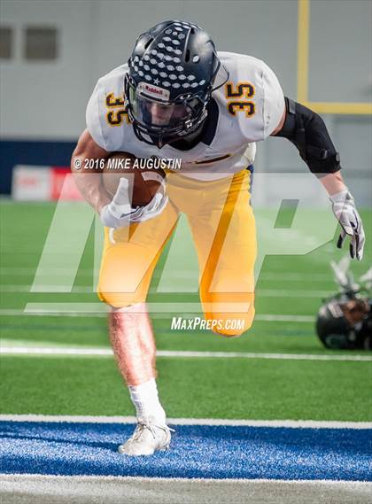 Thumbnail 2 in Lake Ridge vs. Highland Park (UIL 5A DI Reg Semi-Final) photogallery.