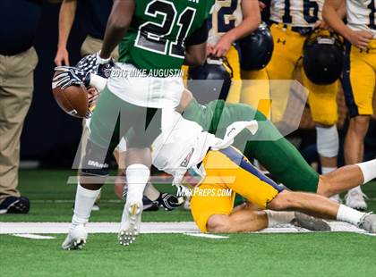Thumbnail 2 in Lake Ridge vs. Highland Park (UIL 5A DI Reg Semi-Final) photogallery.