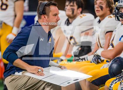 Thumbnail 1 in Lake Ridge vs. Highland Park (UIL 5A DI Reg Semi-Final) photogallery.
