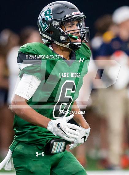 Thumbnail 1 in Lake Ridge vs. Highland Park (UIL 5A DI Reg Semi-Final) photogallery.