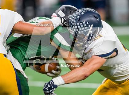 Thumbnail 3 in Lake Ridge vs. Highland Park (UIL 5A DI Reg Semi-Final) photogallery.
