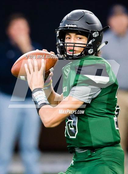 Thumbnail 3 in Lake Ridge vs. Highland Park (UIL 5A DI Reg Semi-Final) photogallery.