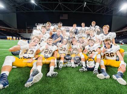 Thumbnail 3 in Lake Ridge vs. Highland Park (UIL 5A DI Reg Semi-Final) photogallery.