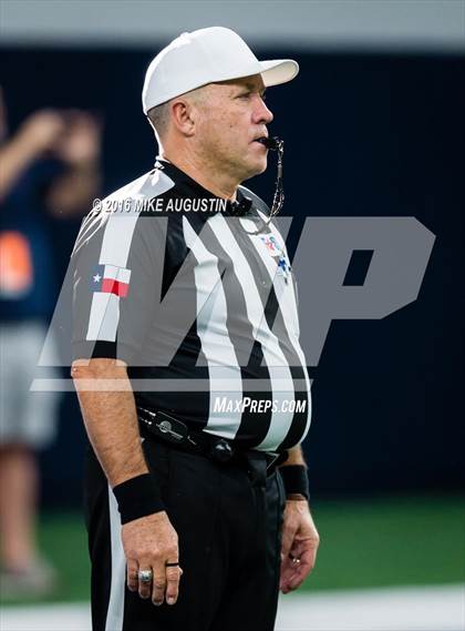 Thumbnail 1 in Lake Ridge vs. Highland Park (UIL 5A DI Reg Semi-Final) photogallery.