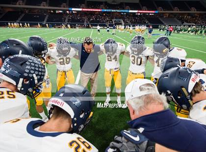 Thumbnail 3 in Lake Ridge vs. Highland Park (UIL 5A DI Reg Semi-Final) photogallery.