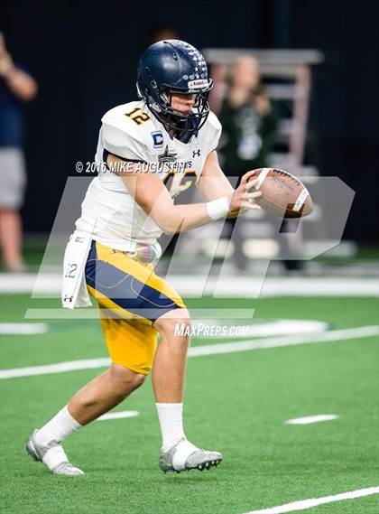 Thumbnail 3 in Lake Ridge vs. Highland Park (UIL 5A DI Reg Semi-Final) photogallery.