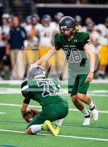 Thumbnail 2 in Lake Ridge vs. Highland Park (UIL 5A DI Reg Semi-Final) photogallery.