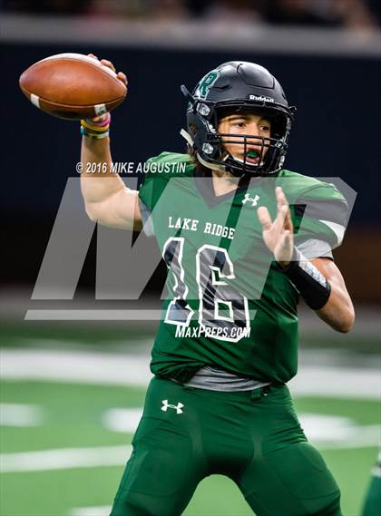 Thumbnail 3 in Lake Ridge vs. Highland Park (UIL 5A DI Reg Semi-Final) photogallery.